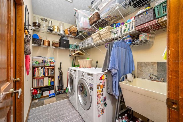 9206 65TH AVENUE E, Bradenton, FL 34202