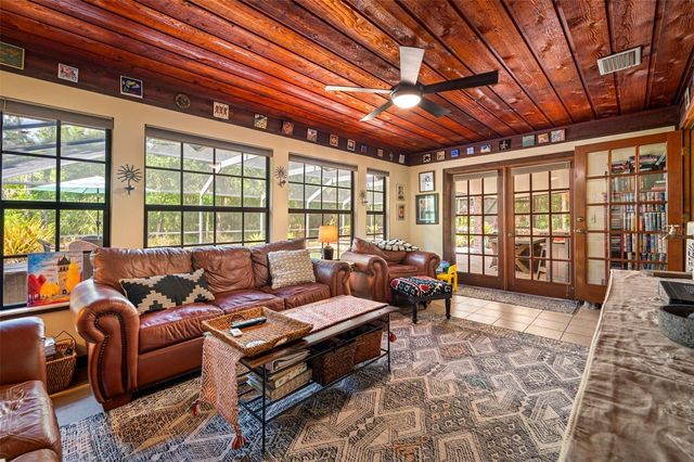 9206 65TH AVENUE E, Bradenton, FL 34202