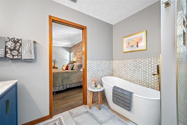 9206 65TH AVENUE E, Bradenton, FL 34202