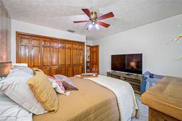 9206 65TH AVENUE E, Bradenton, FL 34202