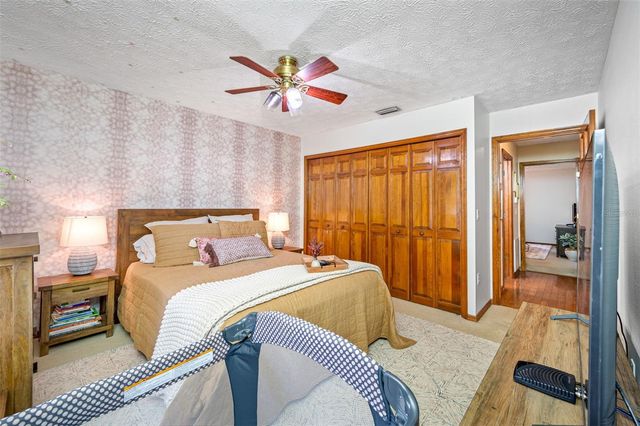 9206 65TH AVENUE E, Bradenton, FL 34202