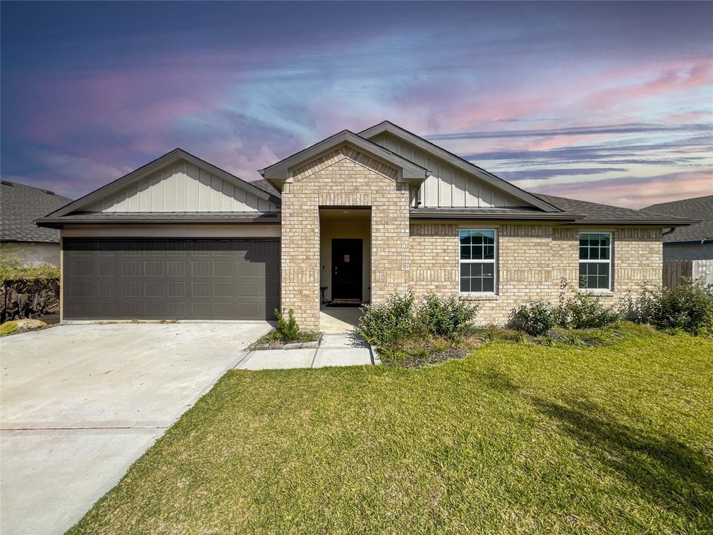 8706 Marlow Drive, Texas City, TX 77591