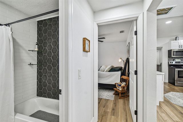 1104 E 28TH AVENUE, Tampa, FL 33605