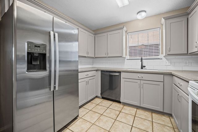 7345 Windy Ridge Dr, Corpus Christi, TX 78413