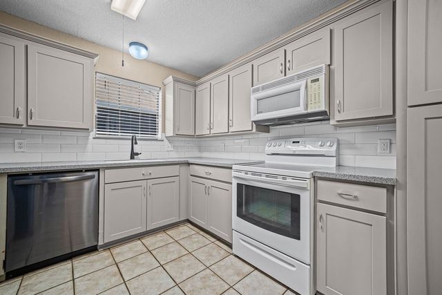 7345 Windy Ridge Dr, Corpus Christi, TX 78413