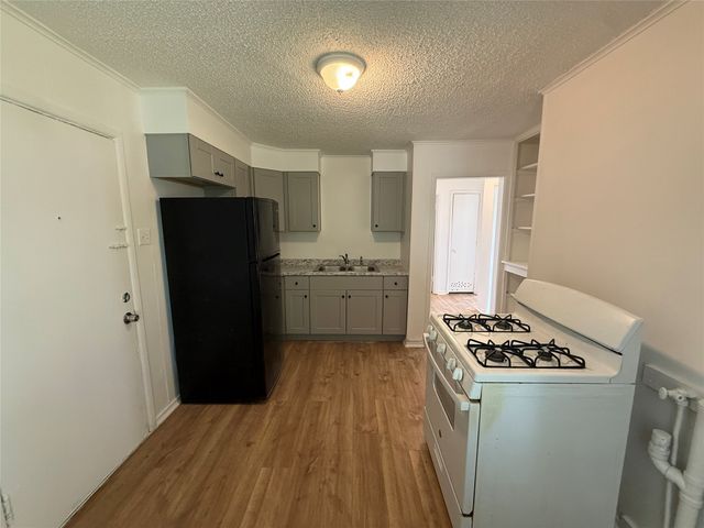 4914 Donnelly Avenue, Fort Worth, TX 76107