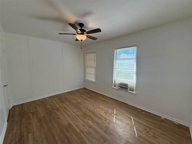 4914 Donnelly Avenue, Fort Worth, TX 76107