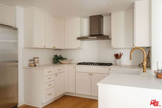 423 Arnaz Drive 203, Los Angeles, CA 90048