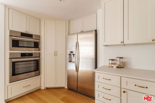 423 Arnaz Drive 203, Los Angeles, CA 90048