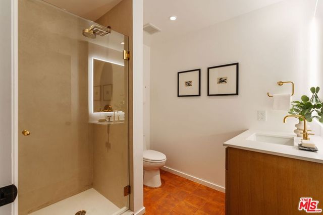 423 Arnaz Drive 203, Los Angeles, CA 90048