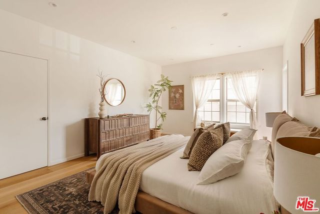 423 Arnaz Drive 203, Los Angeles, CA 90048