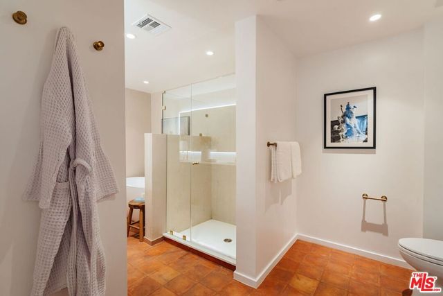 423 Arnaz Drive 203, Los Angeles, CA 90048