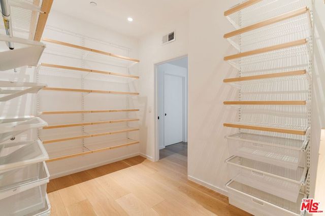 423 Arnaz Drive 203, Los Angeles, CA 90048