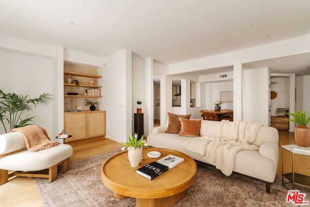 423 Arnaz Drive 203, Los Angeles, CA 90048