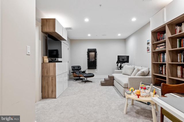 5117 WILLET BRIDGE RD, Bethesda, MD 20816