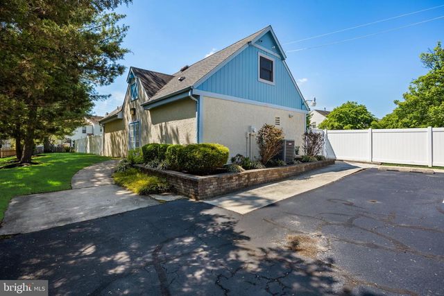 20 CLARET CT, Marlton, NJ 08053