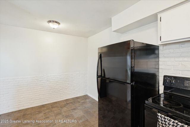 4130 Windward Drive, Lansing, MI 48911