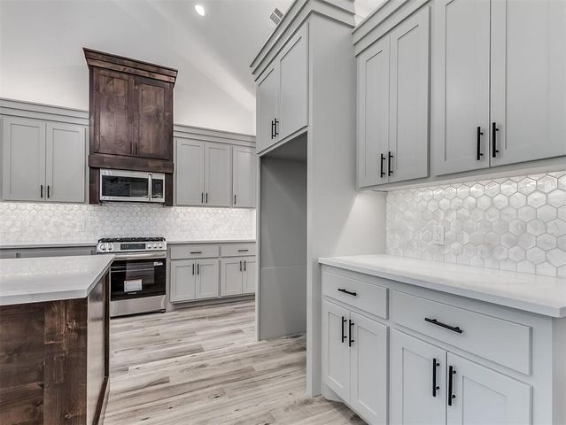 8081 Longbow, Guthrie, OK 73044