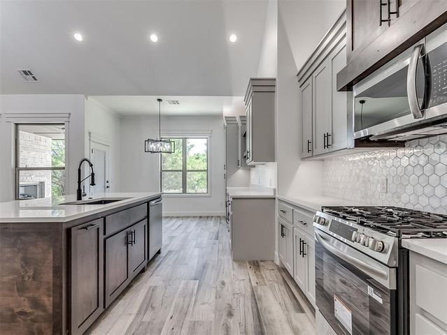 8081 Longbow, Guthrie, OK 73044