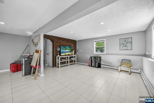416 Magnolia Avenue, Pompton Lakes, NJ 07442