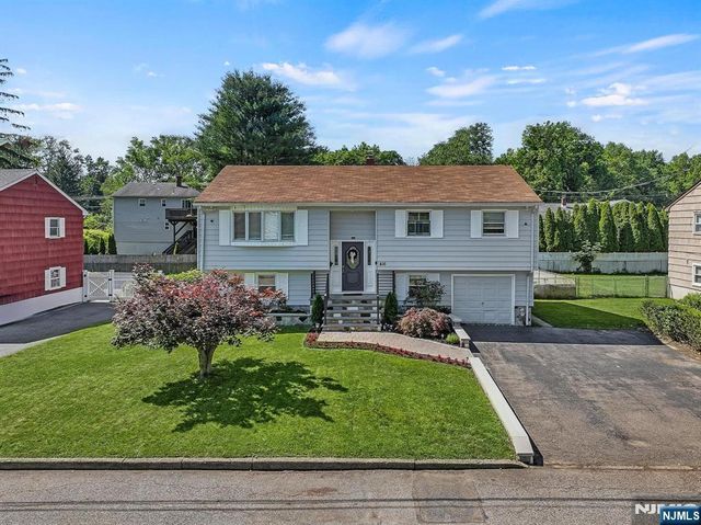 416 Magnolia Avenue, Pompton Lakes, NJ 07442