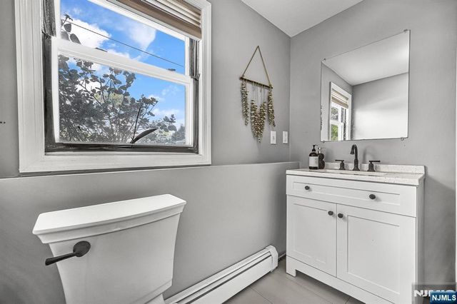 416 Magnolia Avenue, Pompton Lakes, NJ 07442