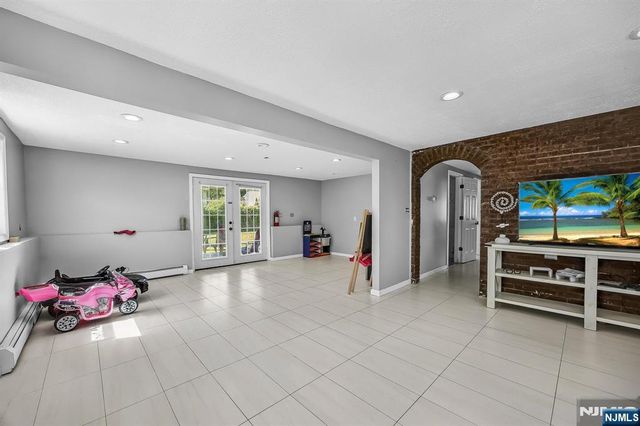 416 Magnolia Avenue, Pompton Lakes, NJ 07442