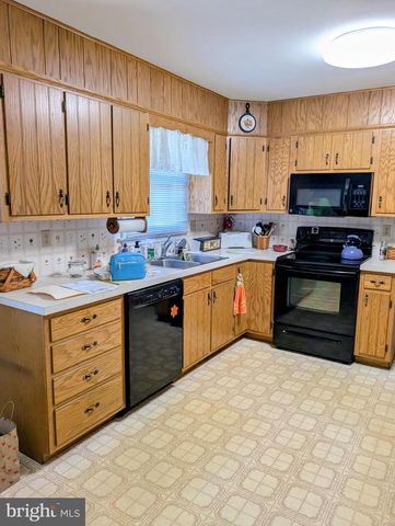 155 FREEDOM VALLEY CIR, Coatesville, PA 19320
