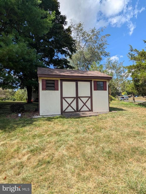 155 FREEDOM VALLEY CIR, Coatesville, PA 19320