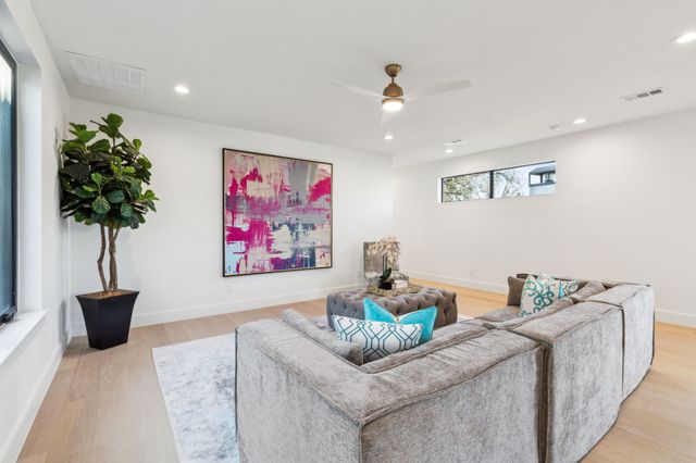 4311 Merrell Road, Dallas, TX 75229