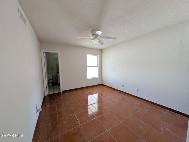 5857 W VALLEY Circle, El Paso, TX 79932