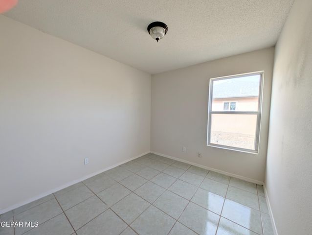 5857 W VALLEY Circle, El Paso, TX 79932