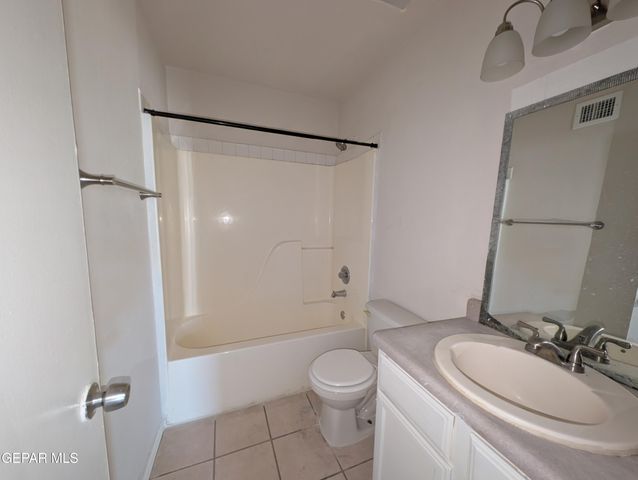 5857 W VALLEY Circle, El Paso, TX 79932