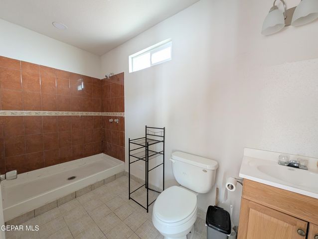 5857 W VALLEY Circle, El Paso, TX 79932