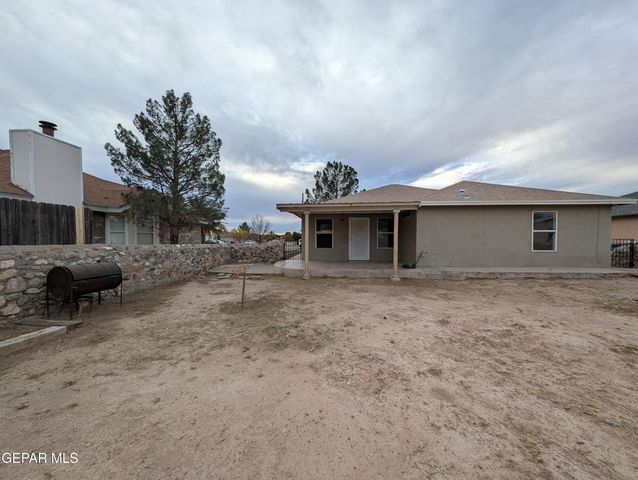 5857 W VALLEY Circle, El Paso, TX 79932