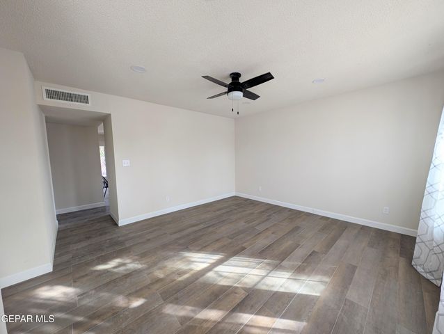 5857 W VALLEY Circle, El Paso, TX 79932