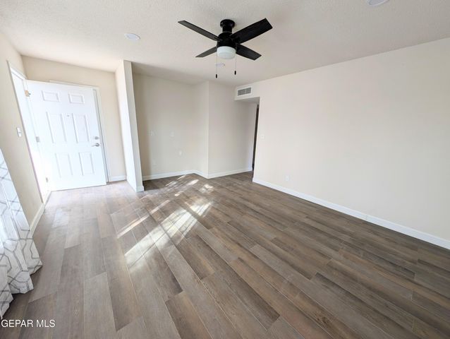5857 W VALLEY Circle, El Paso, TX 79932