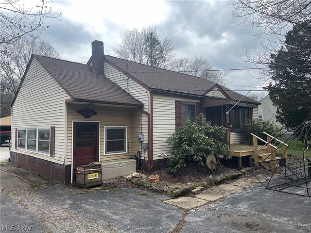744 Carson Salt Springs Road, Mineral Ridge, OH 44440