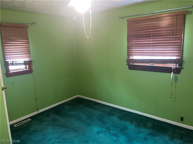 744 Carson Salt Springs Road, Mineral Ridge, OH 44440