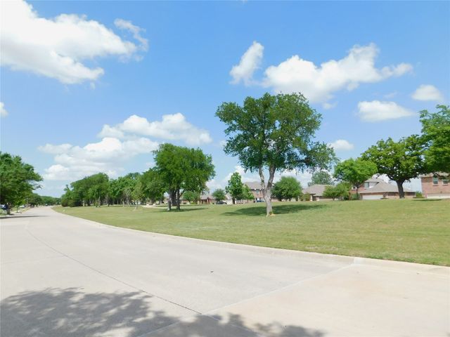 2905 Lipizzan Drive, Denton, TX 76210