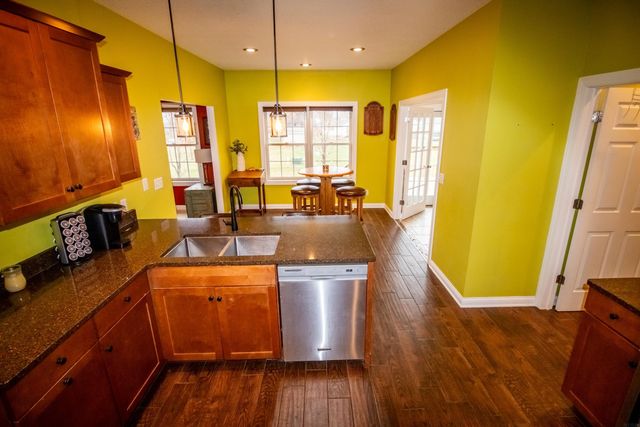 200 Pheasant Lane, Hudson, IA 50643