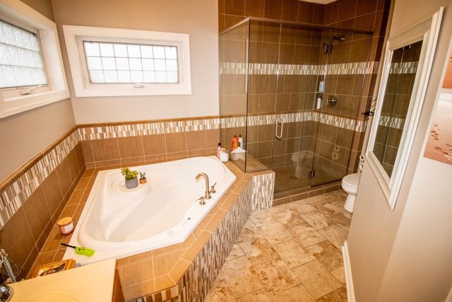 200 Pheasant Lane, Hudson, IA 50643