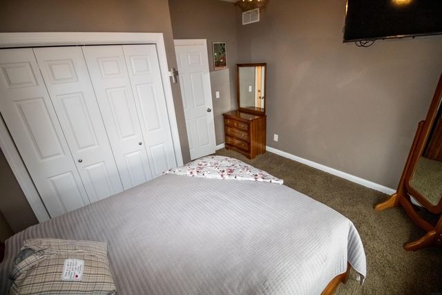 200 Pheasant Lane, Hudson, IA 50643