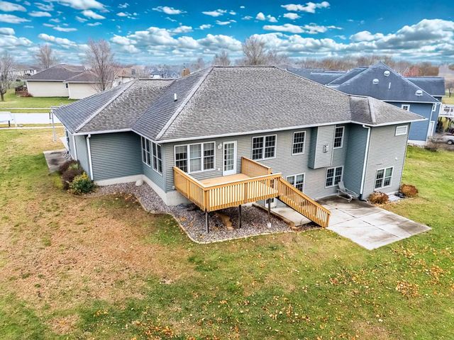 200 Pheasant Lane, Hudson, IA 50643