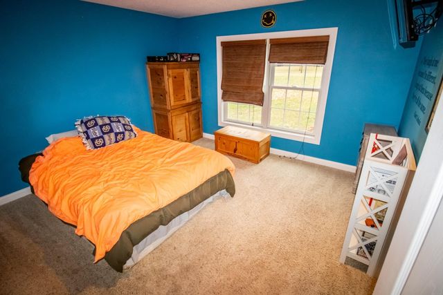 200 Pheasant Lane, Hudson, IA 50643