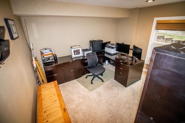 200 Pheasant Lane, Hudson, IA 50643