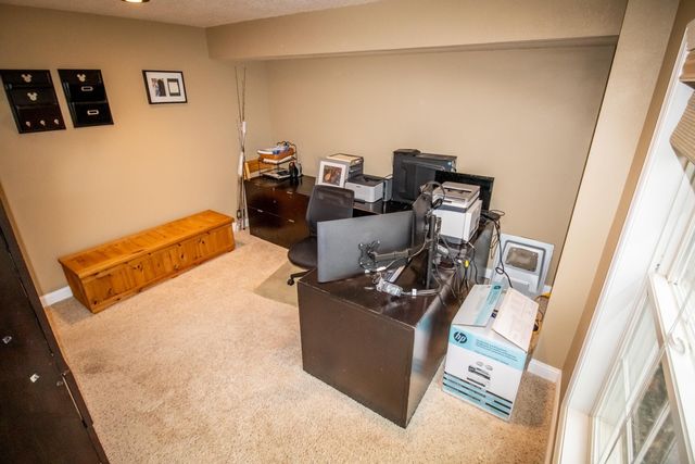 200 Pheasant Lane, Hudson, IA 50643