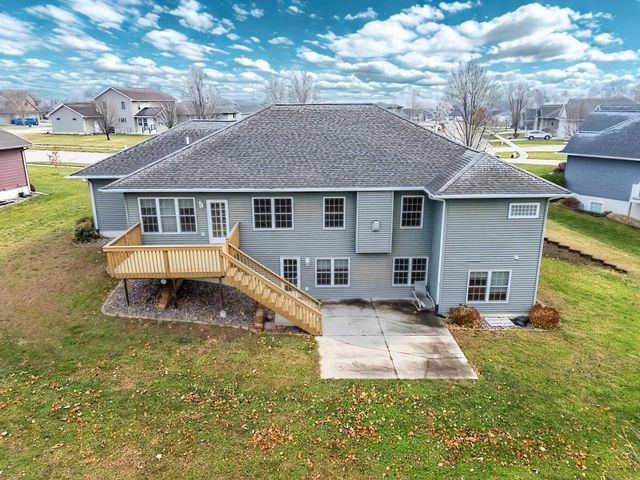 200 Pheasant Lane, Hudson, IA 50643