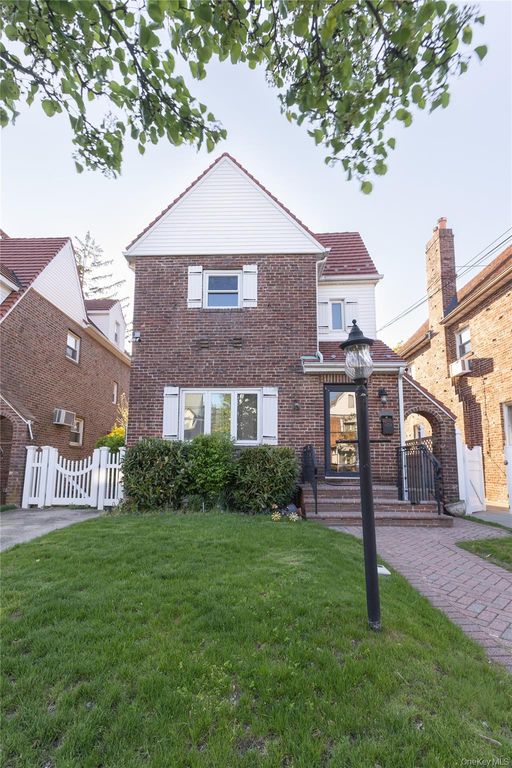 13156 229th Street, Laurelton, NY 11413