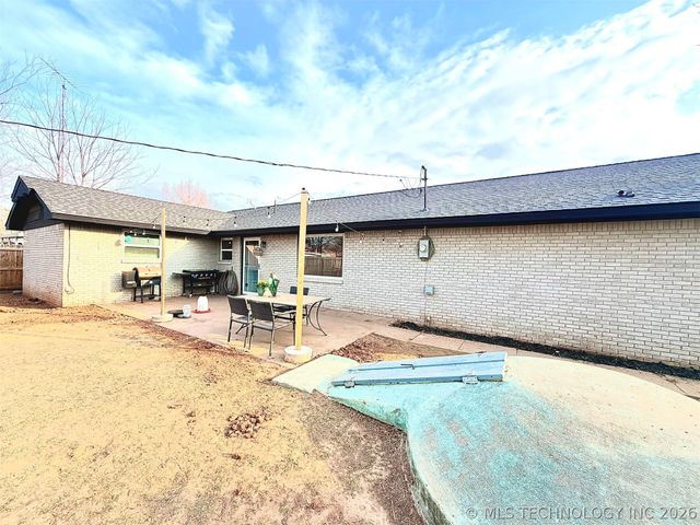 1101 E Hanna Avenue, Davis, OK 73030